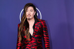 Поп-исполнитель Гай Тан перед началом церемонии вручения премии American Music Awards 2025 в Лас-Вегасе, США, 26 мая 2025 года