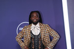 Американский исполнитель Shaboozey перед началом церемонии вручения премии American Music Awards 2025 в Лас-Вегасе, США, 26 мая 2025 года